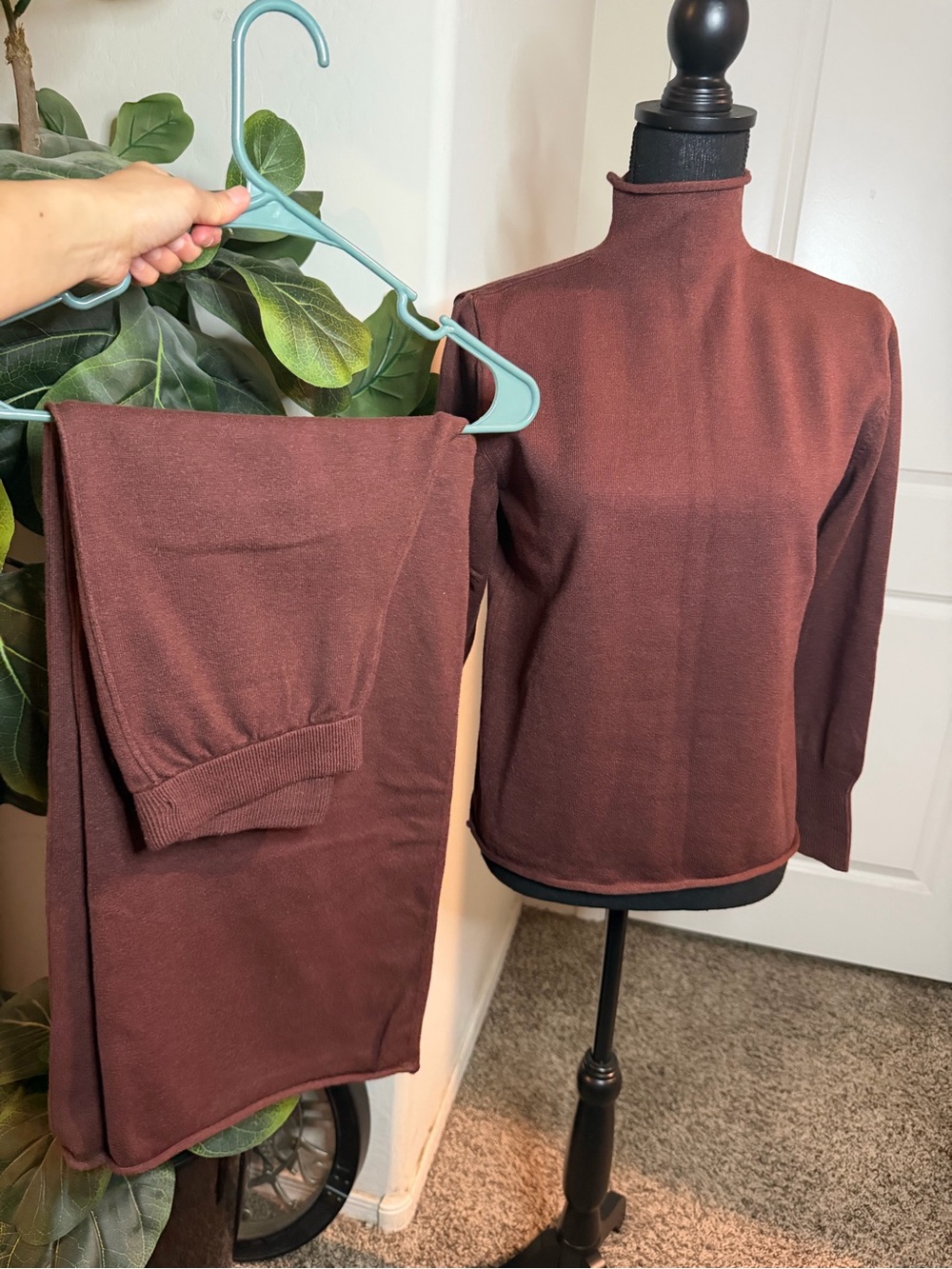 Women's Mock Neck Sweater Top in Burgundy